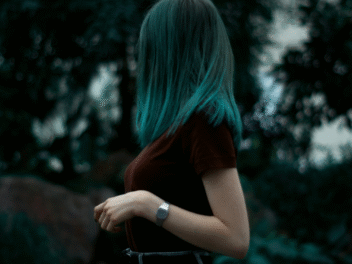 Kylie Jenner’s Teal Highlights