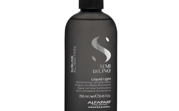 Bottle of ALFAPARF Milano Professional Semi di Lino Liquid Light in its black branded bottle on a white background.