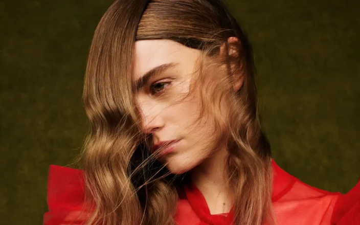 Model with Brunette Blend hair as part of Kiku Autumn Equinox – Transitional Trends