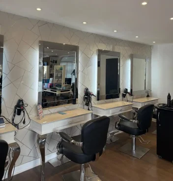 Kingsgroves salon's basins